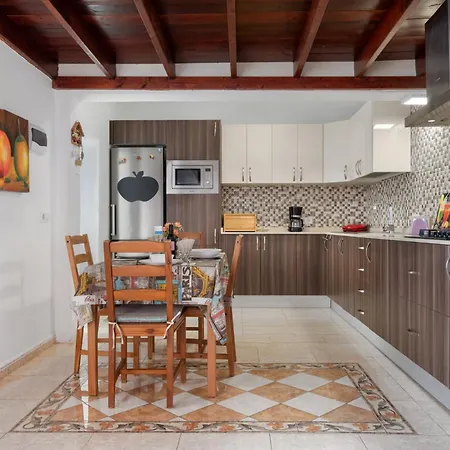 Будинок відпочинку Casa Valentina 2 *